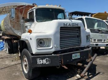  Salvage Mack 600 Dm600