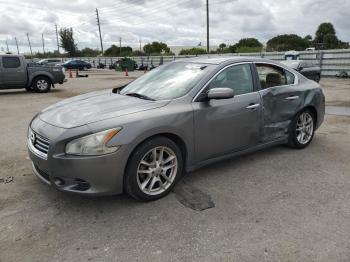  Salvage Nissan Maxima