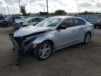  Salvage Nissan Altima