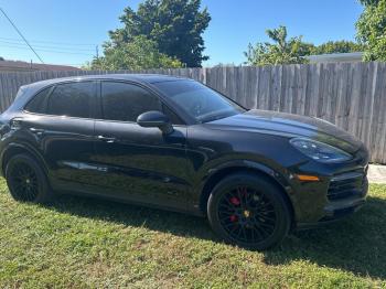  Salvage Porsche Cayenne