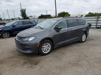  Salvage Chrysler Pacifica