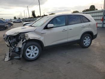  Salvage Kia Sorento