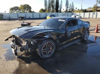  Salvage Ford Mustang