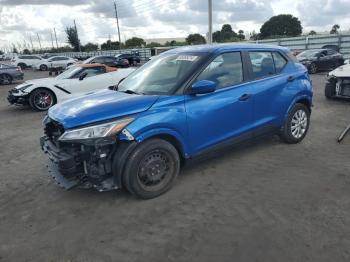  Salvage Nissan Kicks