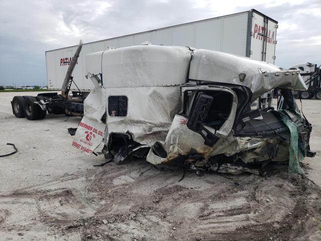  Salvage Peterbilt 579