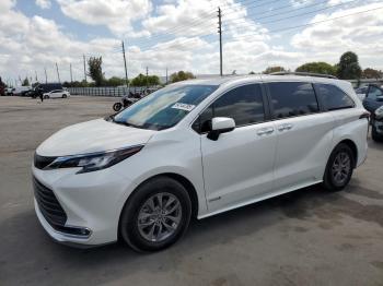  Salvage Toyota Sienna