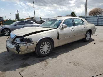  Salvage Lincoln Towncar