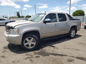  Salvage Chevrolet Avalanche