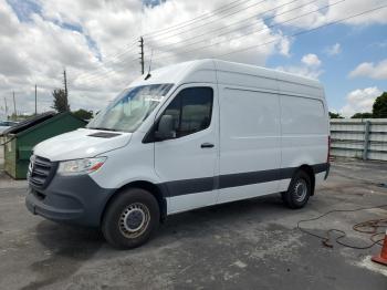  Salvage Mercedes-Benz Sprinter