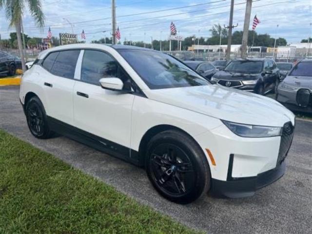  Salvage BMW Ix Xdrive5