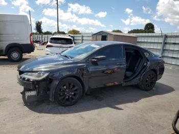  Salvage Chrysler 200