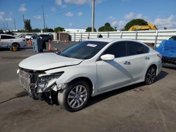  Salvage Nissan Altima