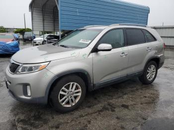  Salvage Kia Sorento