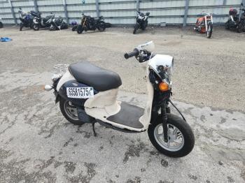  Salvage Yamaha Scooter