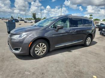  Salvage Chrysler Pacifica
