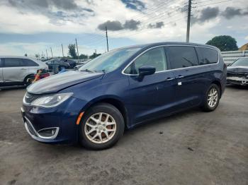  Salvage Chrysler Pacifica