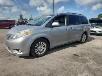  Salvage Toyota Sienna