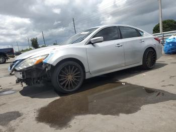  Salvage Nissan Altima