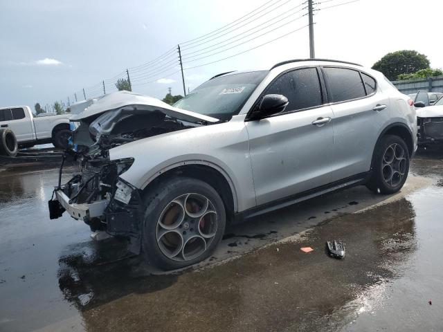  Salvage Alfa Romeo Stelvio