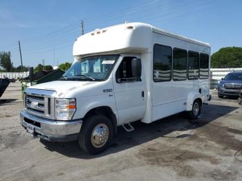  Salvage Ford Econoline E350 Super Duty