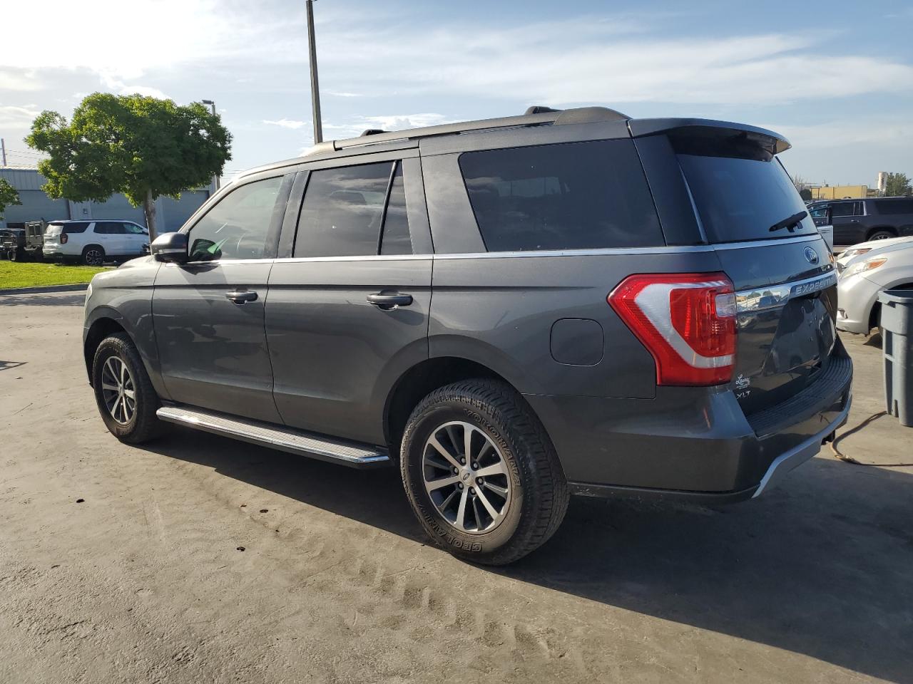 Ford Expedition Xlt Image 4