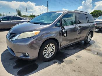  Salvage Toyota Sienna