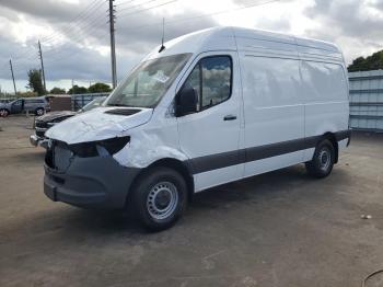  Salvage Mercedes-Benz Sprinter