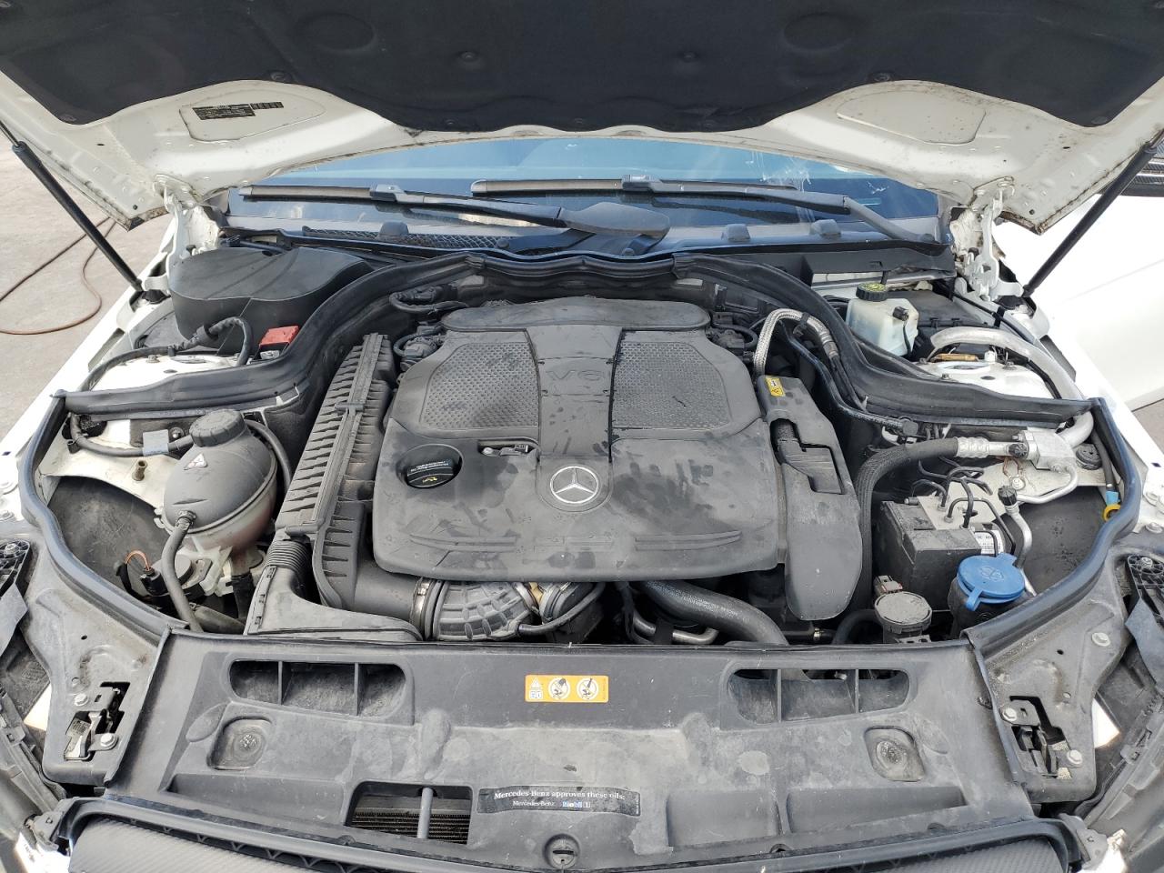 Mercedes-Benz C-Class 350 Image 12