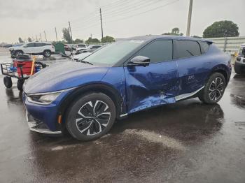  Salvage Kia EV6