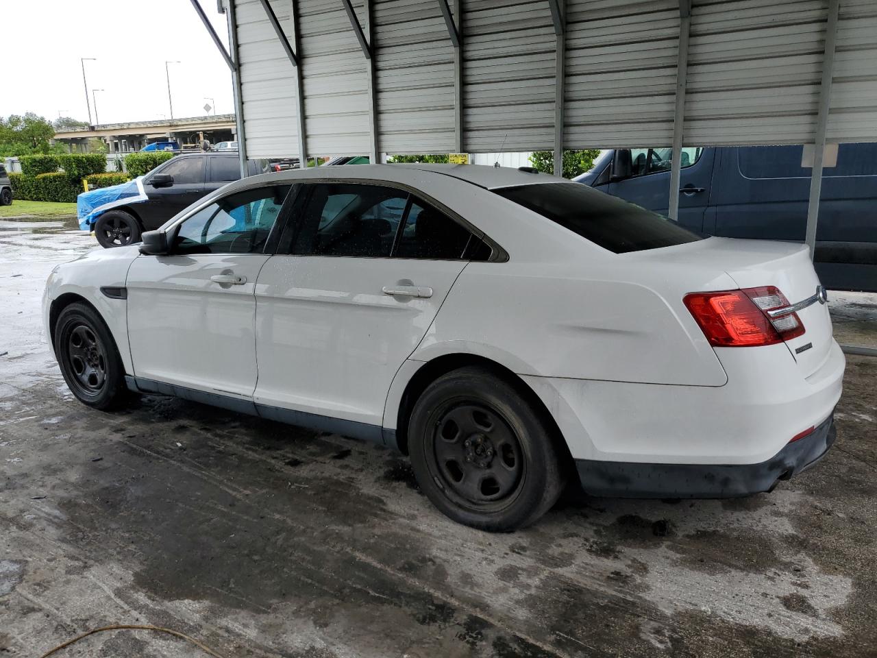 Ford Taurus Police Interceptor Image 4
