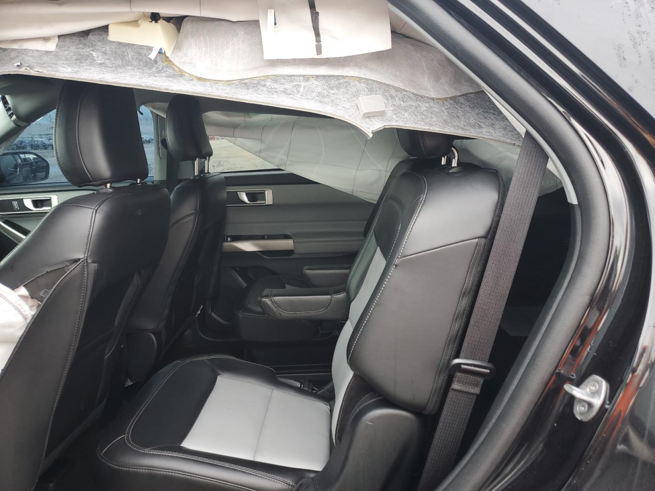 Ford Explorer Xlt Image 3