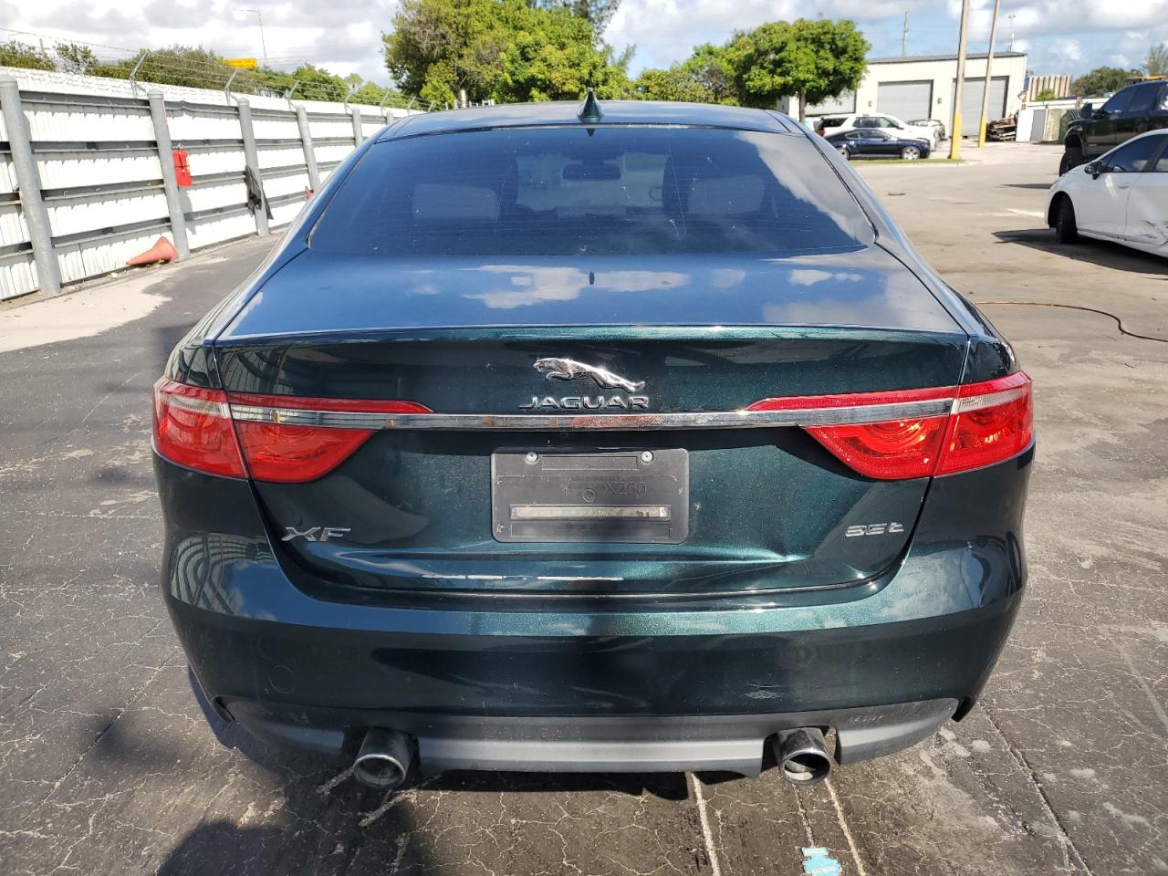 Jaguar XF Premium Image 9