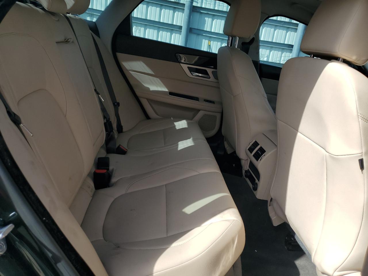 Jaguar XF Premium Image 8