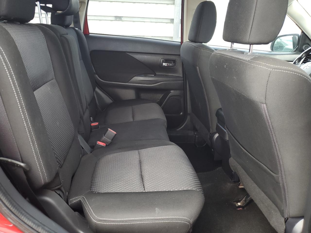 Mitsubishi Outlander Se Image 2