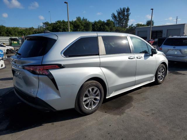 Toyota Sienna Xle Image 4