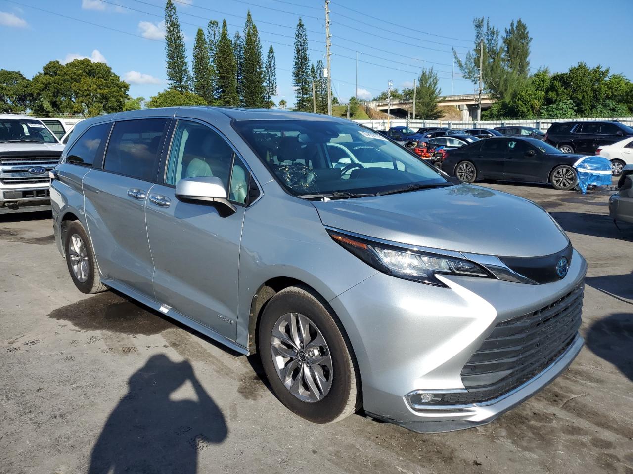 Toyota Sienna Xle Image 9