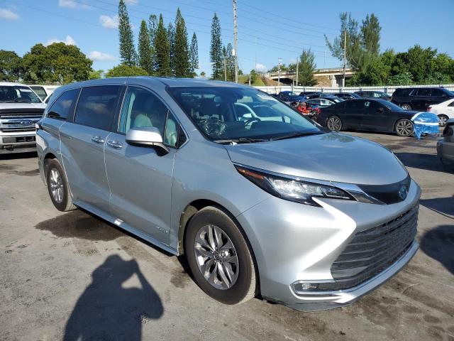Toyota Sienna Xle Image 9