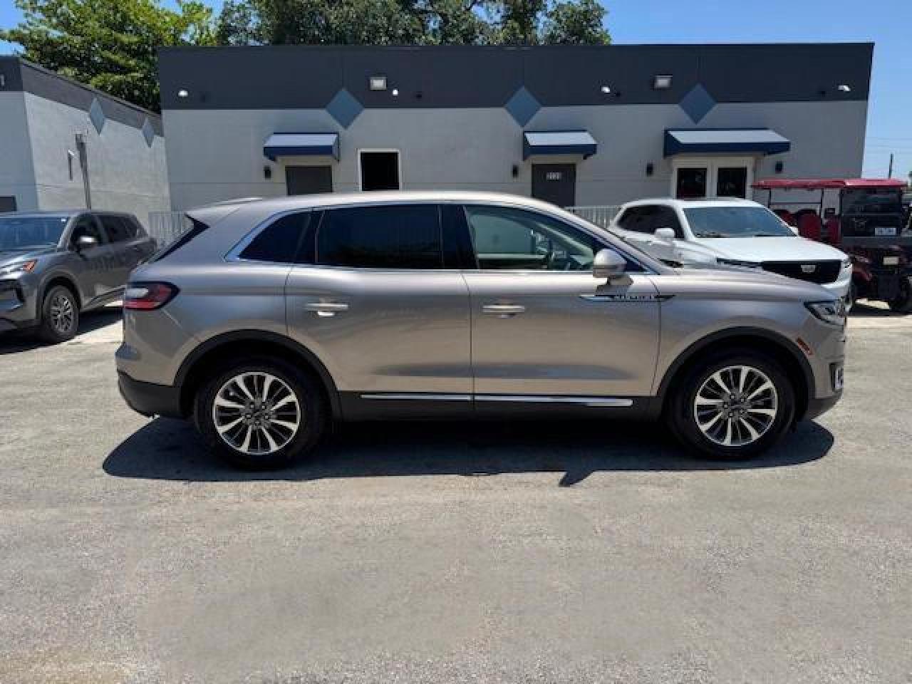 Lincoln Nautilus Image 9