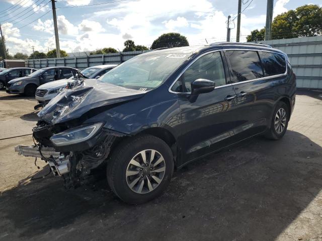  Salvage Chrysler Pacifica