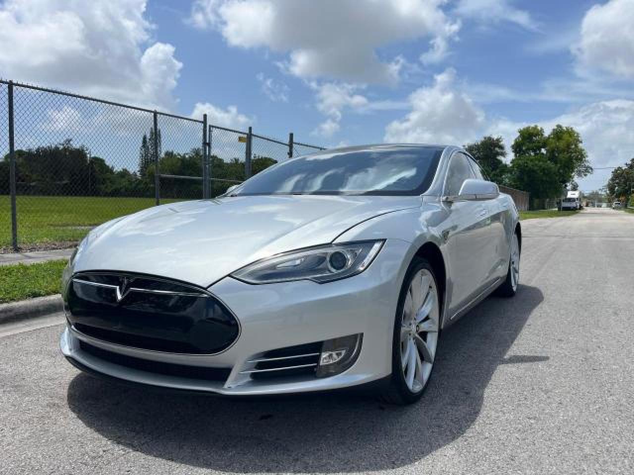 Tesla Model S Image 1