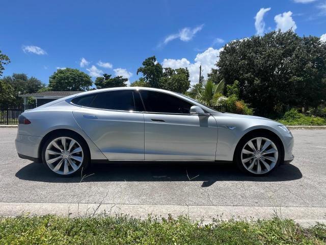 Tesla Model S Image 15