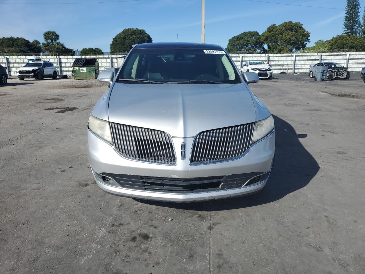Lincoln MKT Image 2