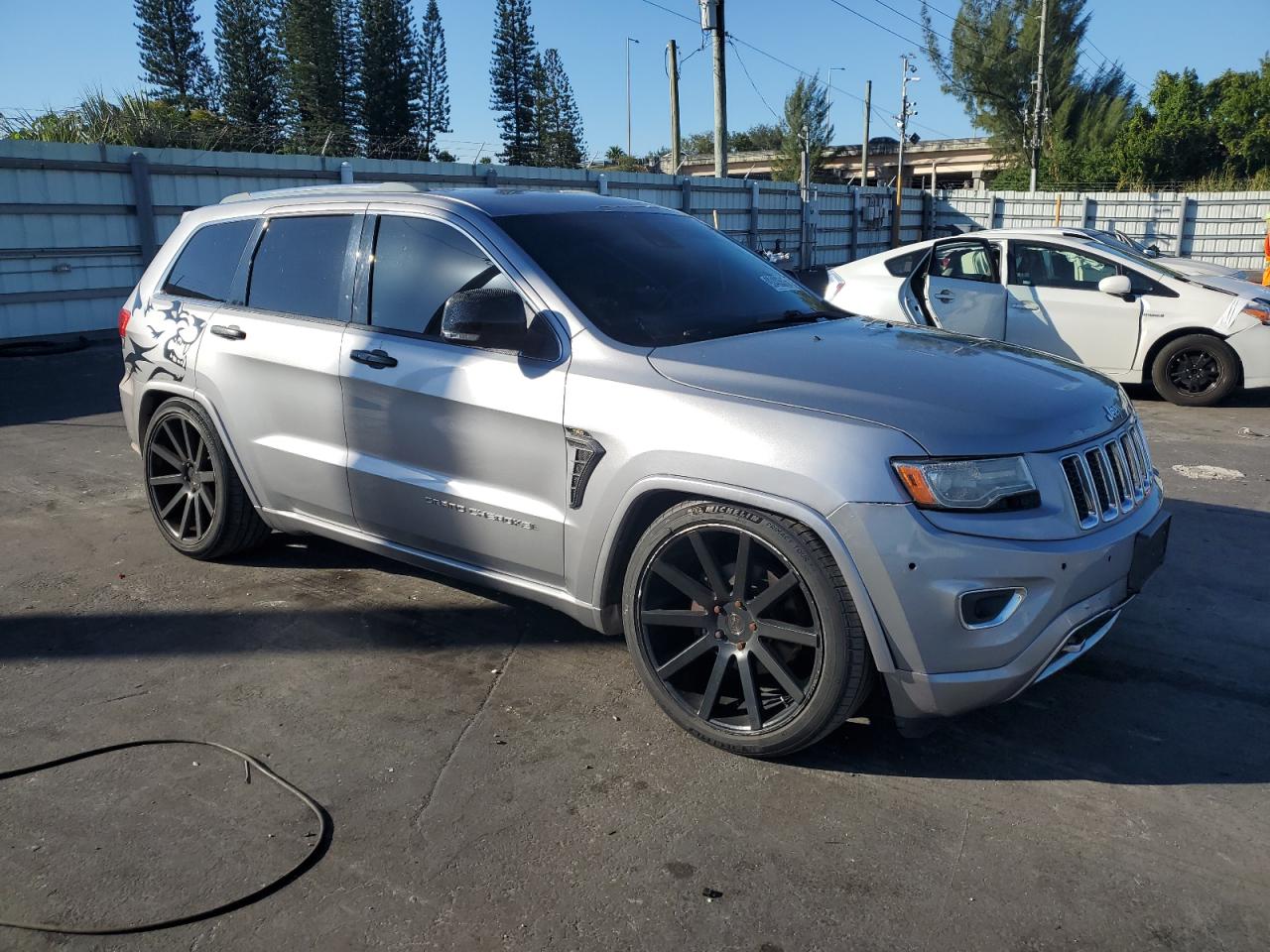 Jeep Grand Cherokee Overland Image 8