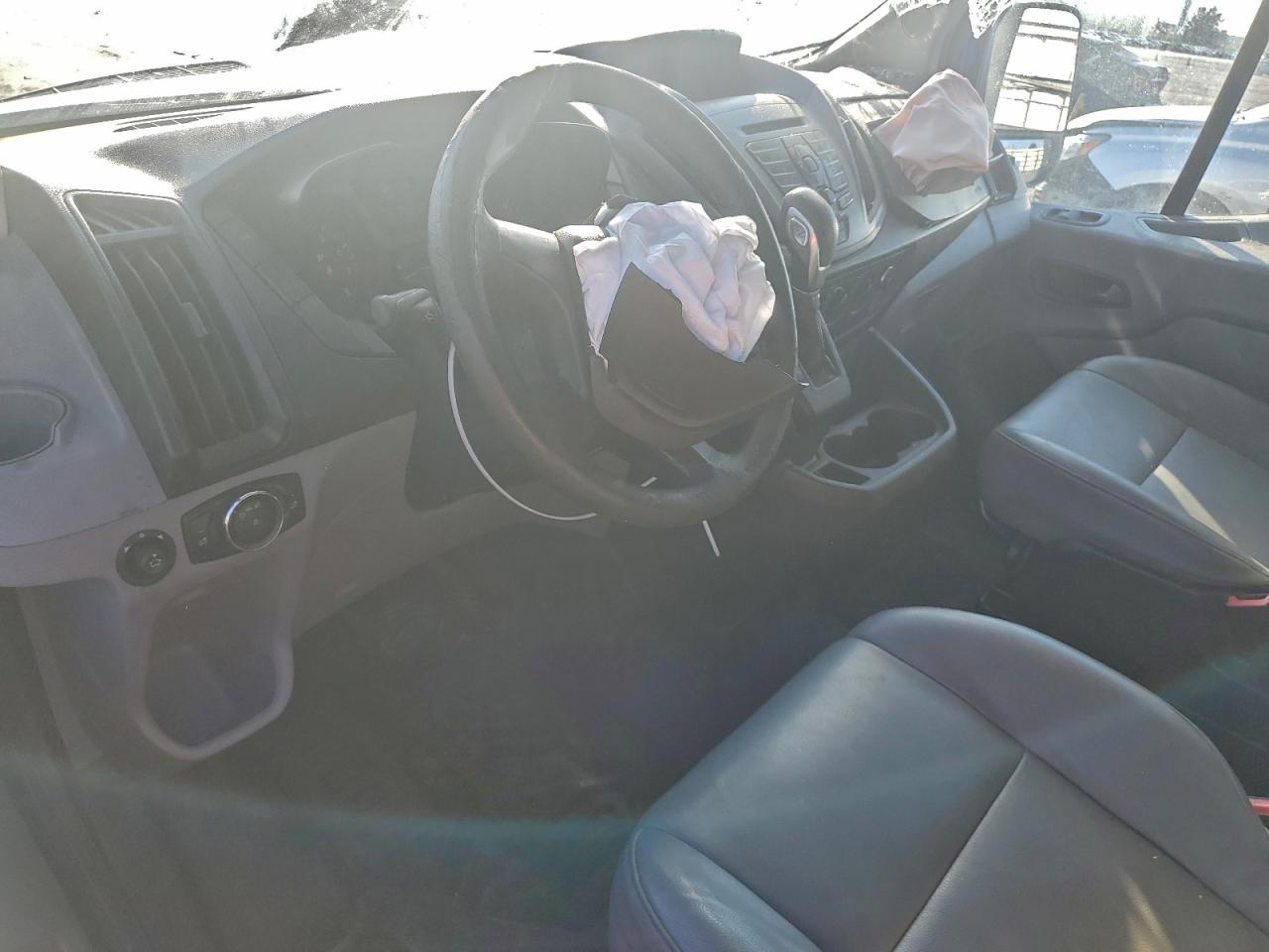 Ford Transit T-250 Image 9