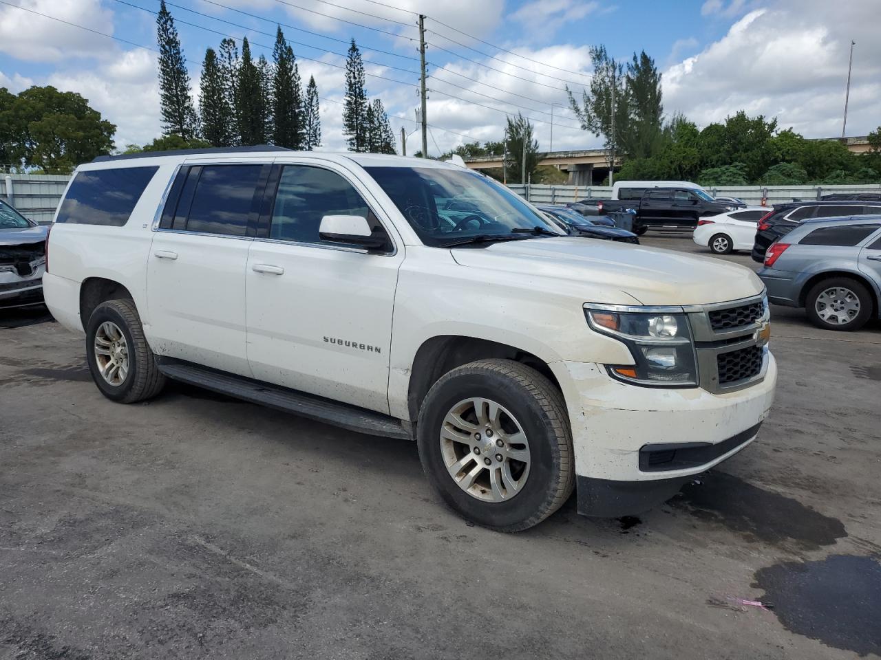Chevrolet Suburban K1500 Lt Image 3