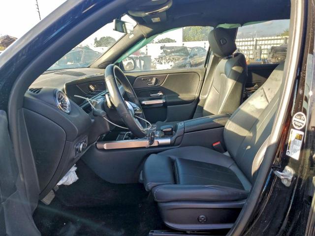 Mercedes-Benz GLB 250 Image 13