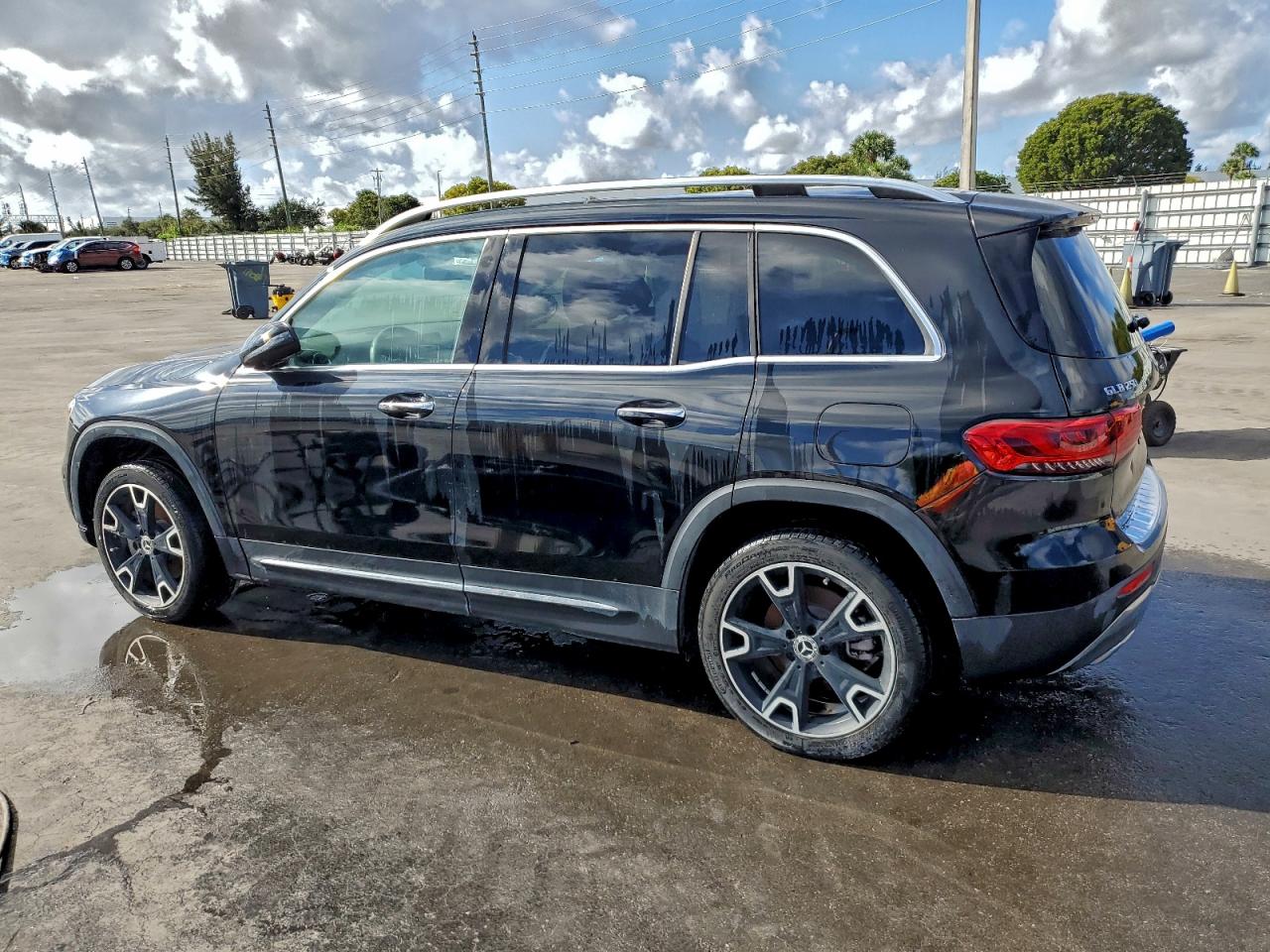 Mercedes-Benz GLB 250 Image 13