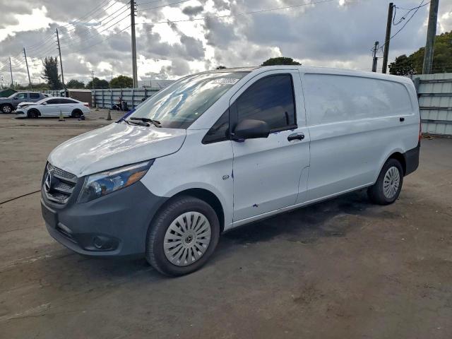  Salvage Mercedes-Benz Metris