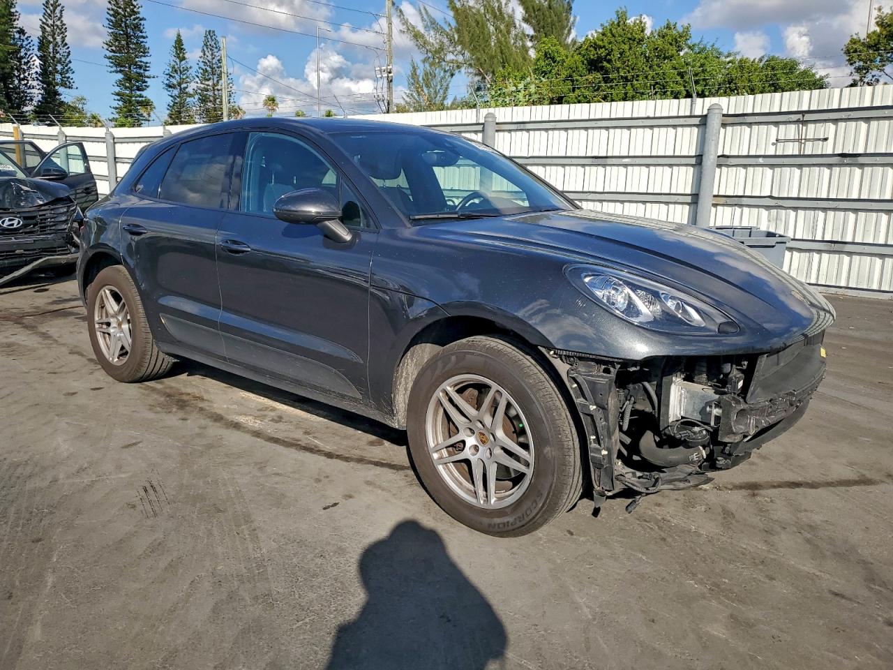Porsche Macan Image 12