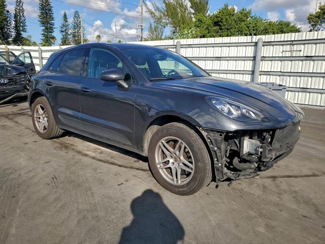 Porsche Macan Image 12